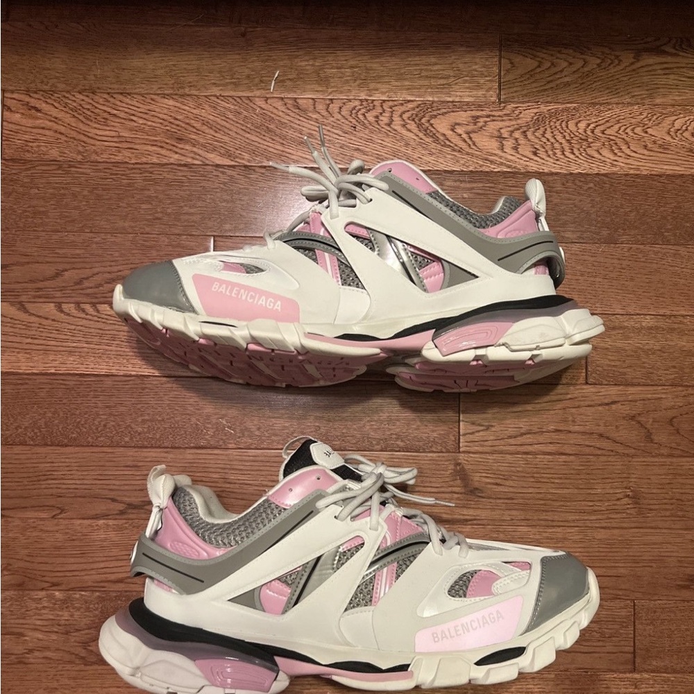 . - Picture 1 of 6